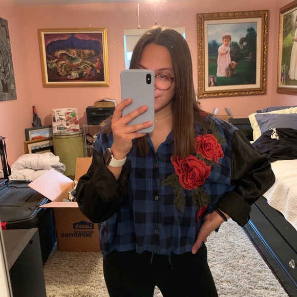 LF Furst of A Kind Cropped Flannel - Picture 3 of 3